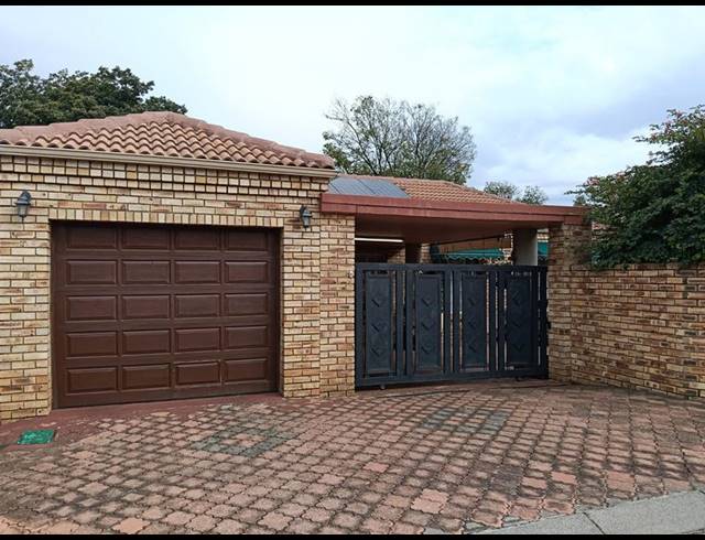 2 BEDROOM CLUSTER FOR SALE IN ALBEMARLE